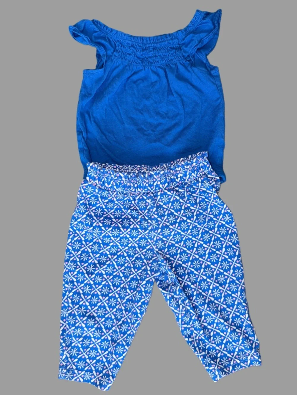 Carters Smocked Ruffle Onesie & Patterned Pants Set | Baby Girl | 6M | Like New